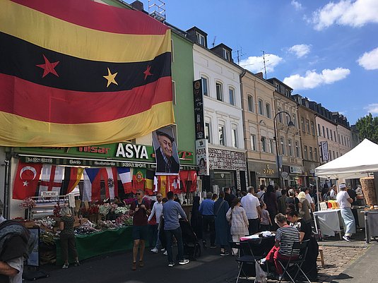 Ausschnitt eines Straßenfestes